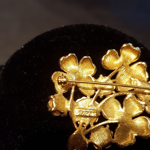 Monet Vintage Flower Bouquet Brooch - Picture 5 of 10